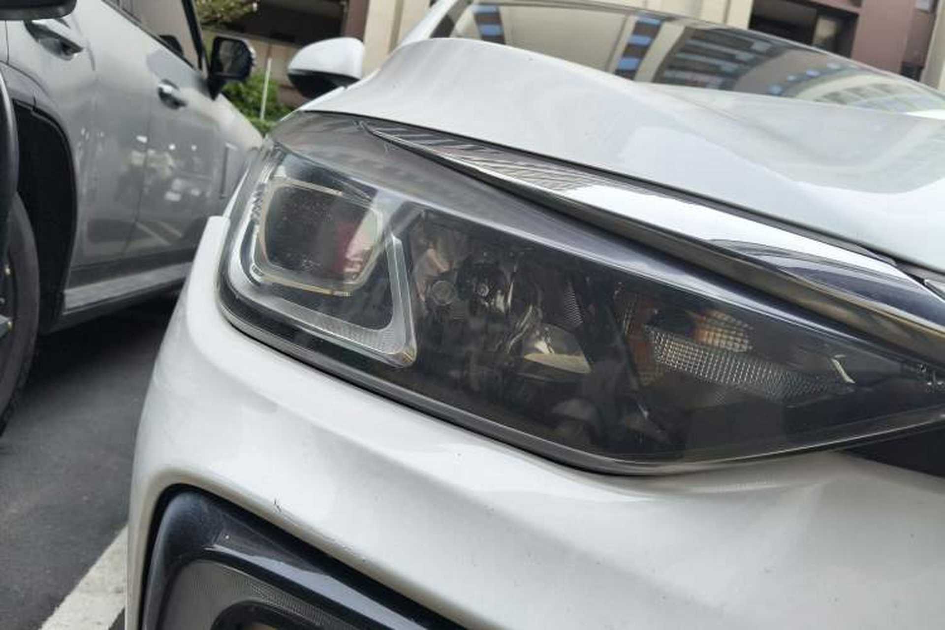 Used BAIC Beijing EU5 2018 R500 Smart Wind Edition Right Front Headlight