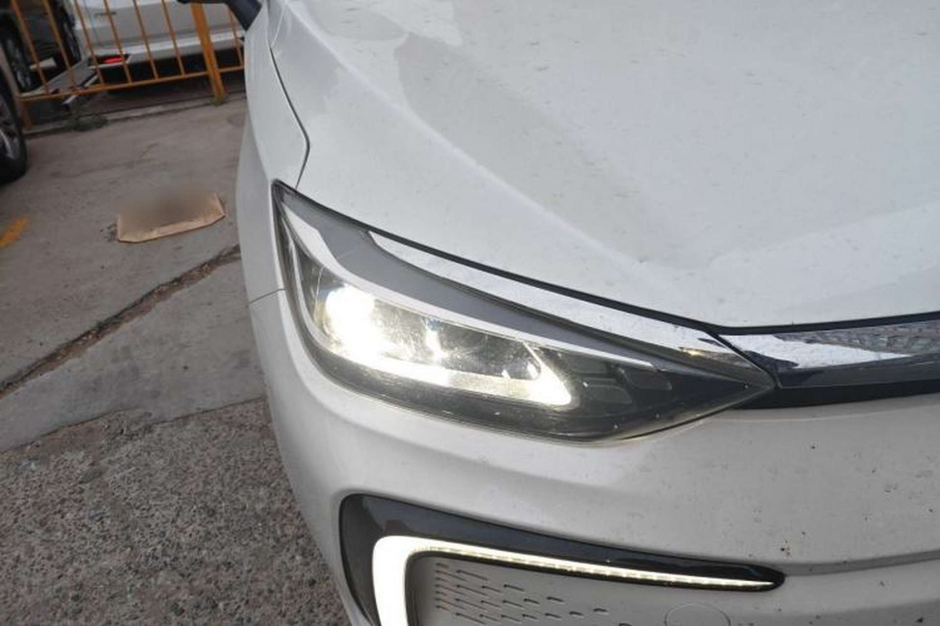 Used BAIC Beijing EU5 2018 R550 Smart Trend Edition Right Front Headlight