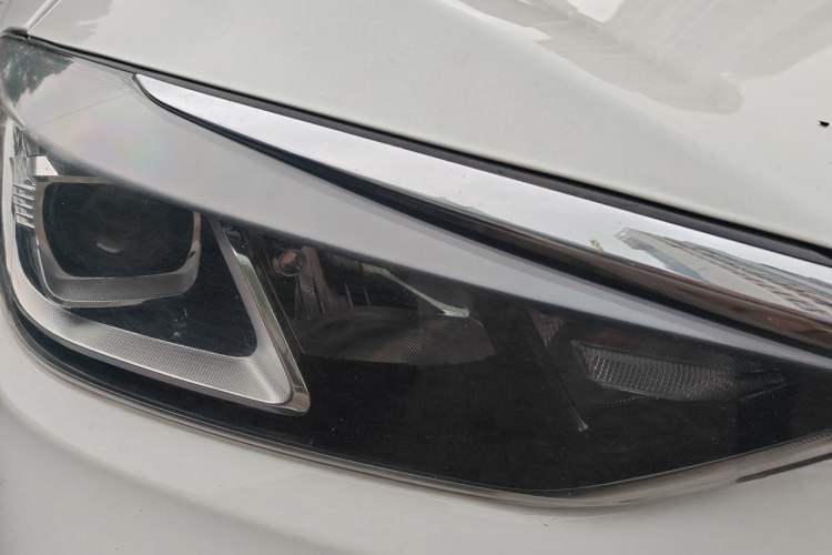 Used BAIC Beijing EU5 2018 R500 Smart Wind Edition Right Front Headlight