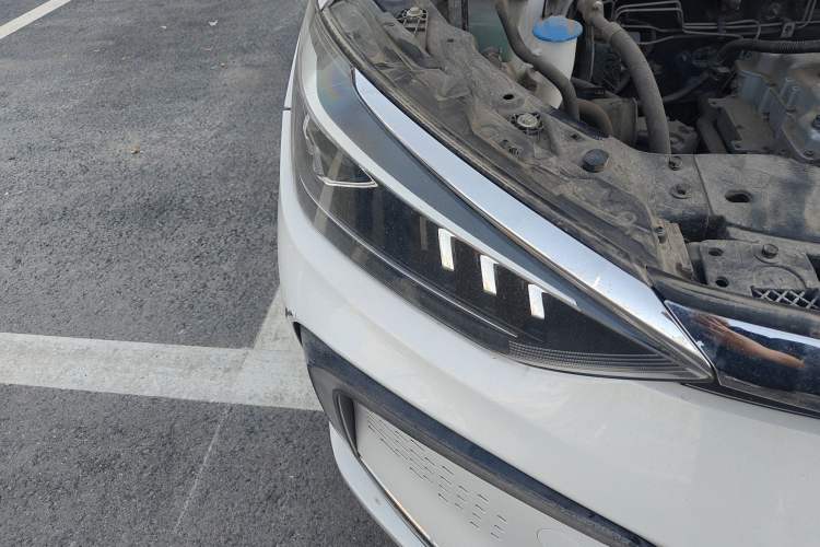 Used BAIC Beijing EU5 2018 R500 Smart Wind Edition Right Front Headlight