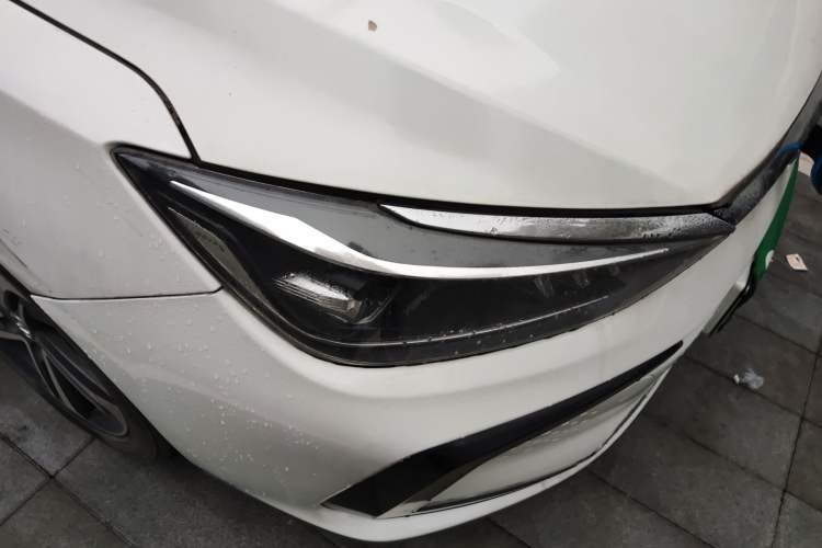Used BAIC Beijing EU5 2018 R500 Smart Wind Edition Right Front Headlight