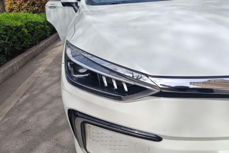 Used BAIC Beijing EU5 2018 R500 Smart Wind Edition Right Front Headlight