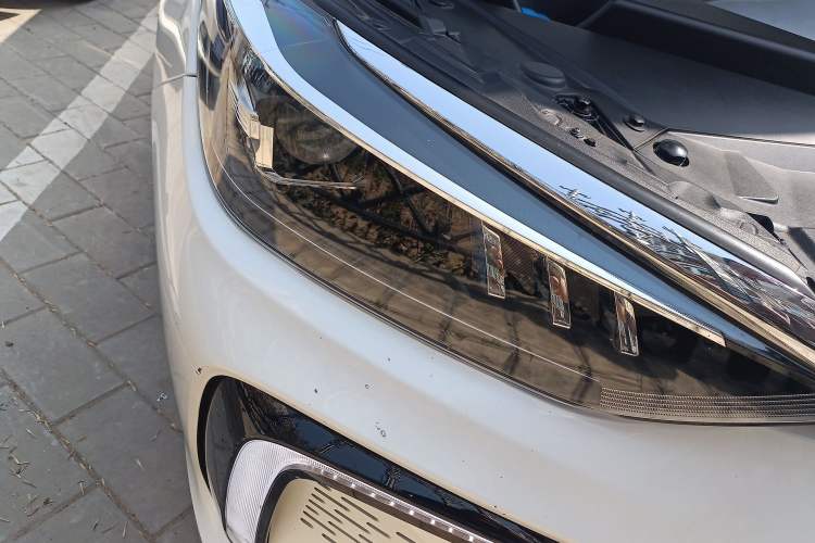 Used BAIC Beijing EU5 2018 R500 Smart Wind Edition Right Front Headlight