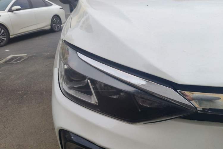 Used BAIC Beijing EU5 2018 R500 Smart Wind Edition Right Front Headlight