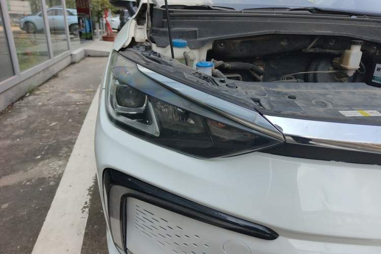 Used BAIC Beijing EU5 2018 R500 Smart Wind Edition Right Front Headlight