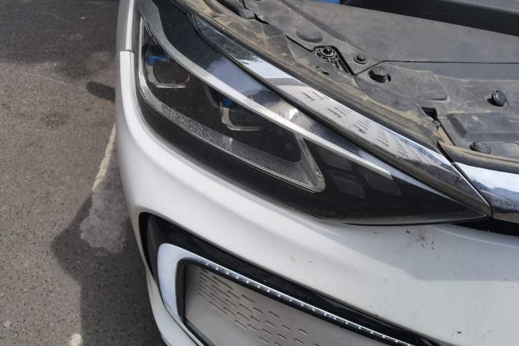 Used BAIC Beijing EU5 2018 R550 Smart Trend Edition Right Front Headlight