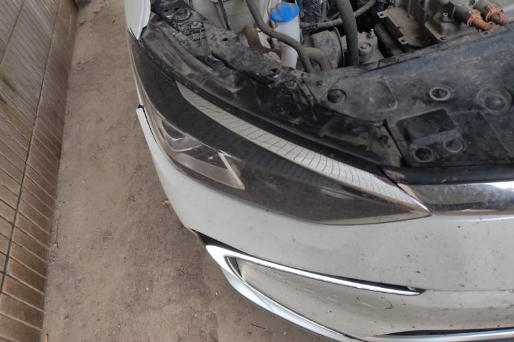 Used BAIC Beijing EU5 2018 R500 Smart Wind Edition Right Front Headlight