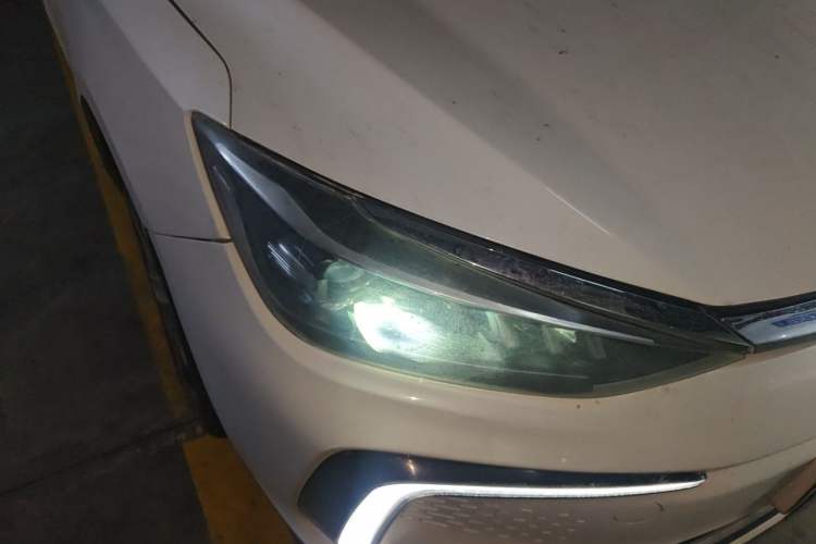 Used BAIC Beijing EU5 2018 R500 Smart Wind Edition Right Front Headlight