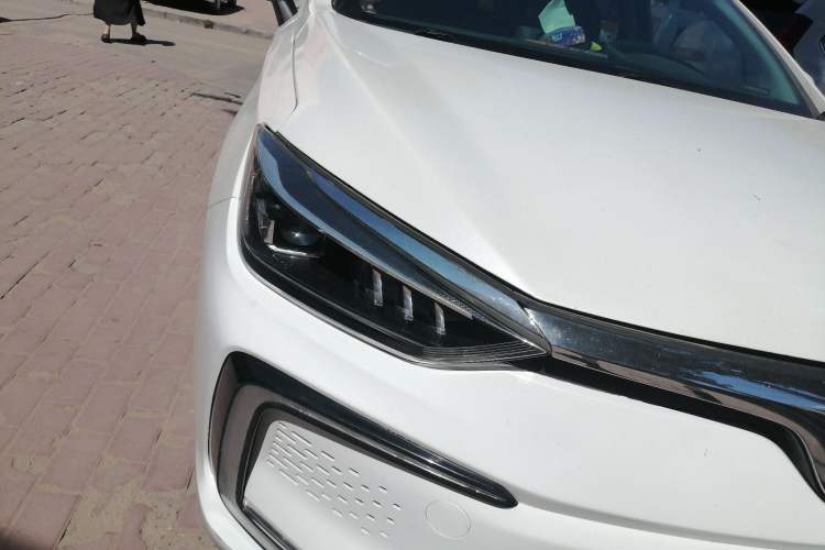 Used BAIC Beijing EU5 2018 R500 Smart Edition Right Front Headlight