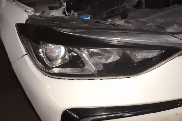 Used BAIC Beijing EU5 2018 R500 Smart Wind Edition Right Front Headlight