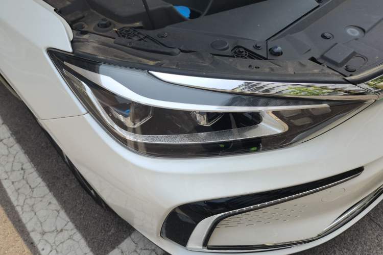 Used BAIC Beijing EU5 2018 R550 Smart Trend Edition Right Front Headlight