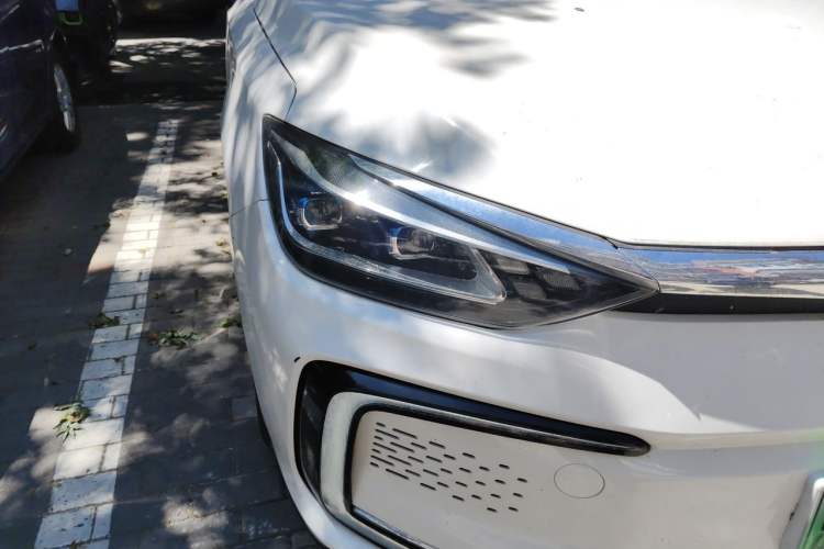 Used BAIC Beijing EU5 2018 R550 Smart Trend Edition Right Front Headlight