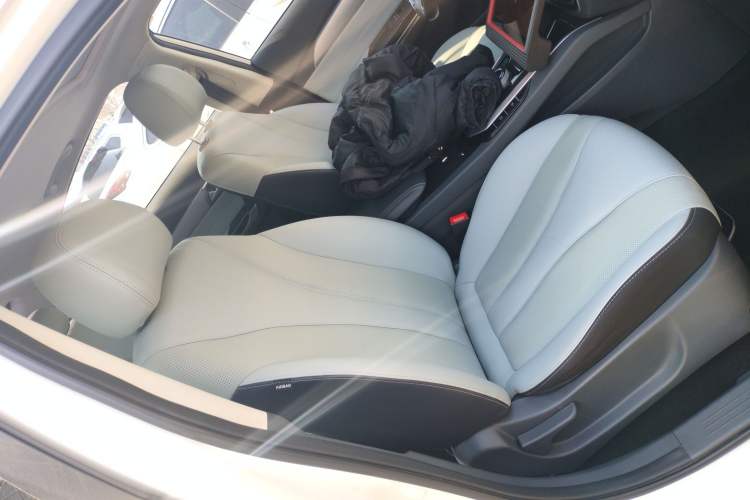 Used BAIC Beijing EU5 2018 R550 Smart Trend Edition Right Front Seat