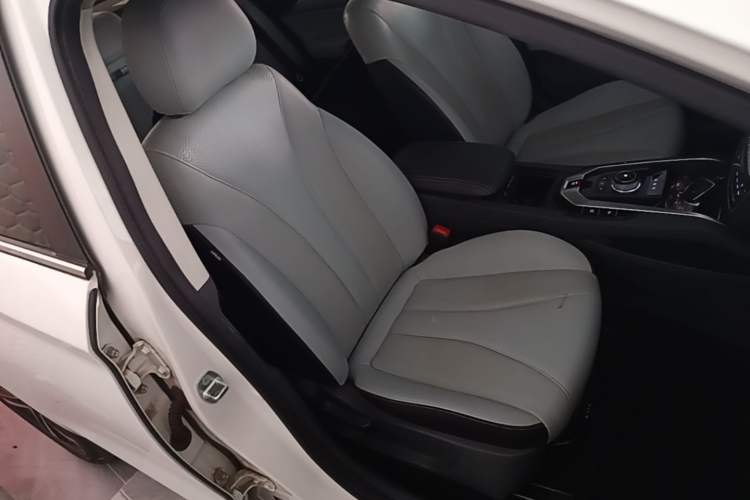 Used BAIC Beijing EU5 2018 R550 Smart Trend Edition Right Front Seat