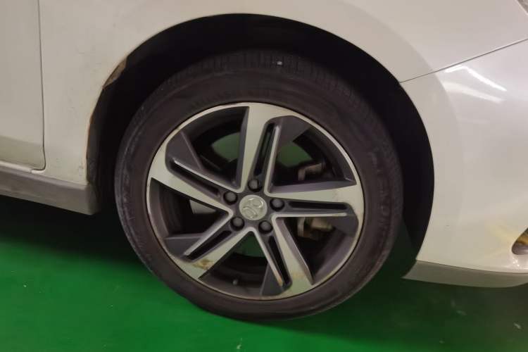 Used BAIC Beijing EU5 2018 R500 Smart Wind Edition Right Front Wheel Hub