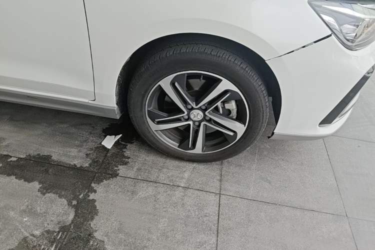 Used BAIC Beijing EU5 2018 R500 Smart Wind Edition Right Front Wheel Hub