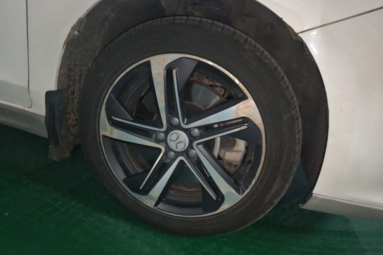 Used BAIC Beijing EU5 2018 R500 Smart Wind Edition Right Front Wheel Hub