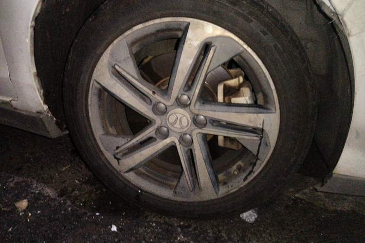 Used BAIC Beijing EU5 2018 R500 Smart Wind Edition Right Front Wheel Hub