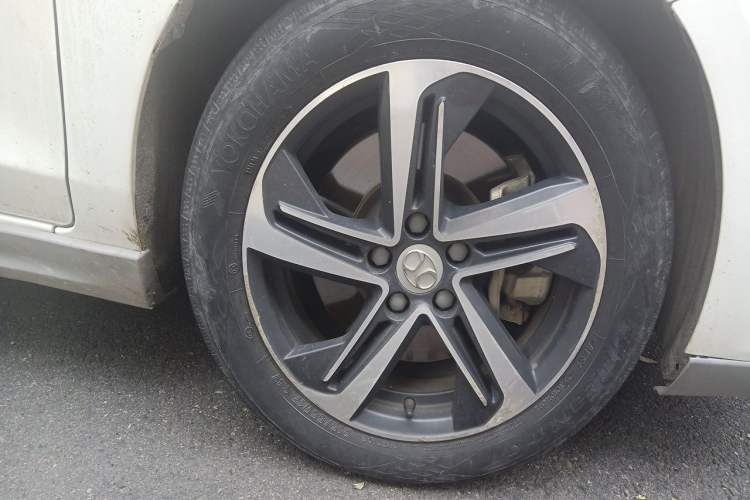 Used BAIC Beijing EU5 2018 R500 Smart Wind Edition Right Front Wheel Hub