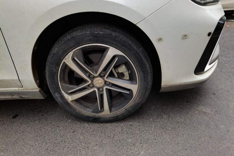 Used BAIC Beijing EU5 2018 R500 Smart Wind Edition Right Front Wheel Hub