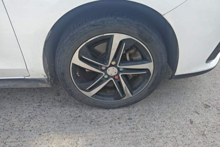 Used BAIC Beijing EU5 2018 R500 Smart Wind Edition Right Front Wheel Hub