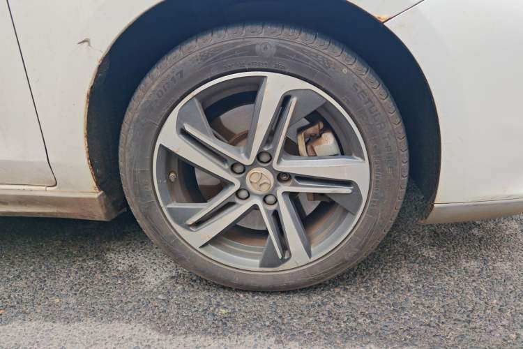 Used BAIC Beijing EU5 2018 R500 Smart Wind Edition Right Front Wheel Hub