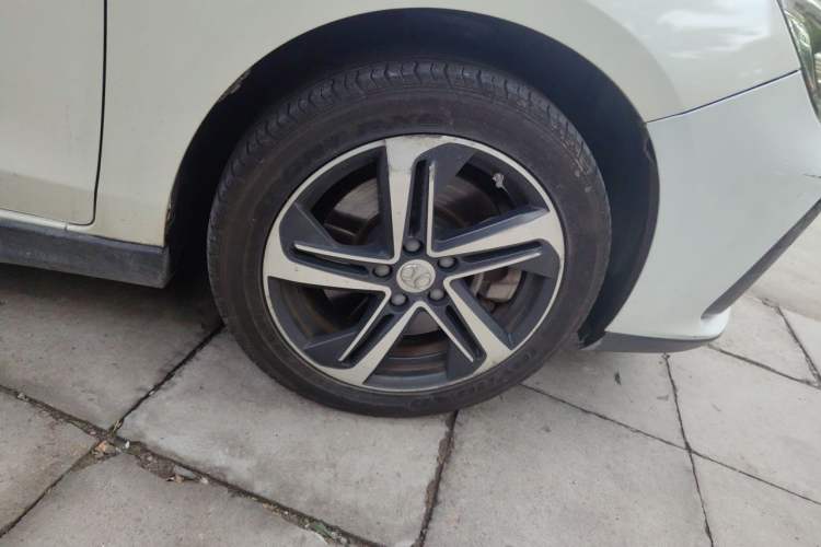 Used BAIC Beijing EU5 2018 R500 Smart Wind Edition Right Front Wheel Hub