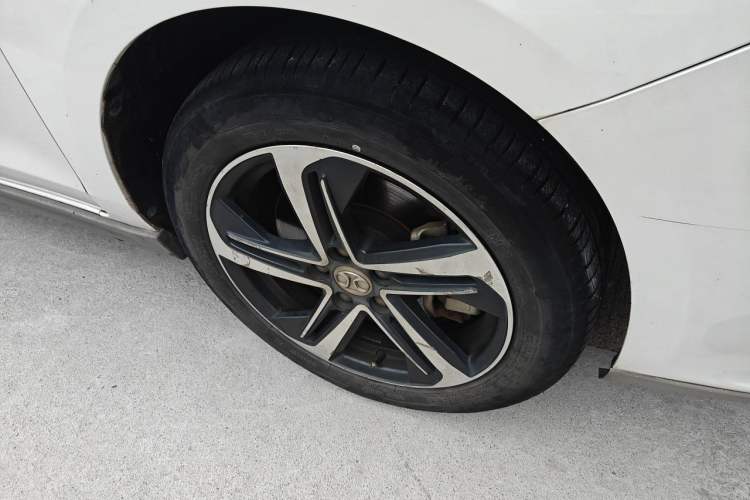 Used BAIC Beijing EU5 2018 R500 Smart Wind Edition Right Front Wheel Hub