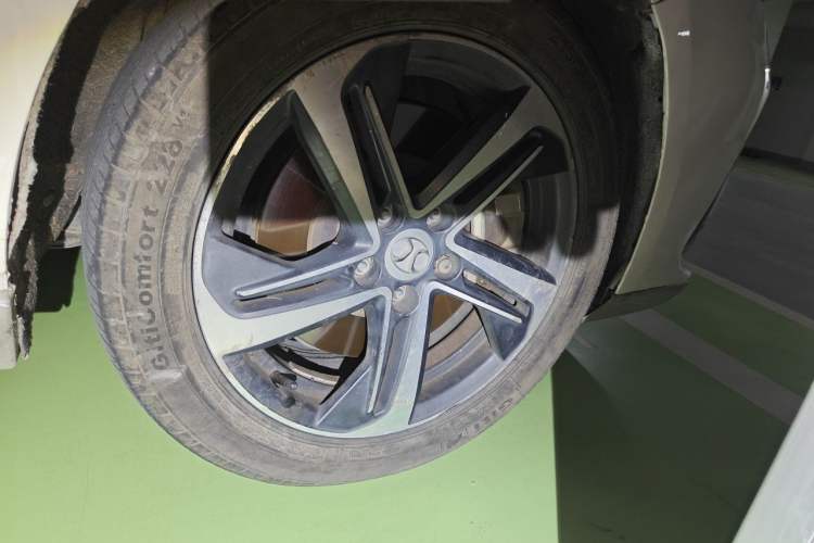 Used BAIC Beijing EU5 2018 R500 Smart Wind Edition Right Front Wheel Hub