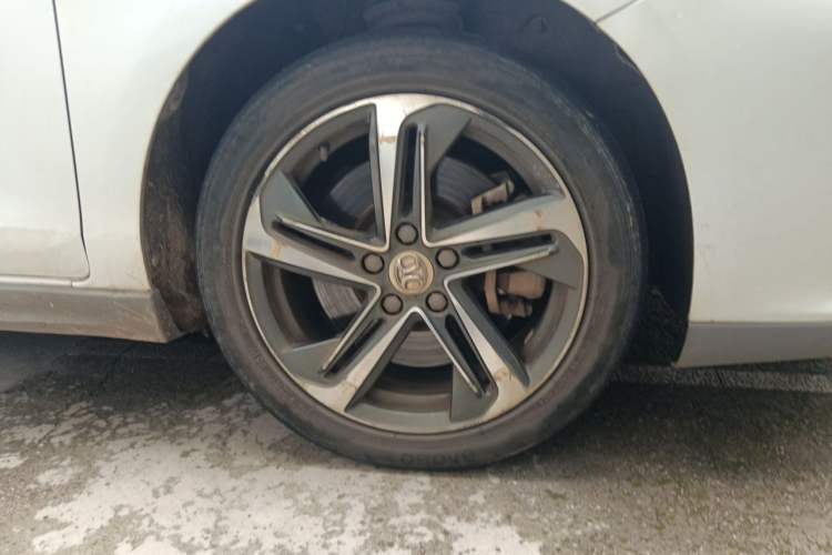 Used BAIC Beijing EU5 2018 R500 Smart Wind Edition Right Front Wheel Hub