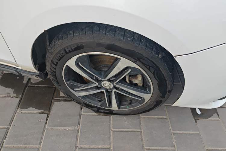 Used BAIC Beijing EU5 2018 R500 Smart Wind Edition Right Front Wheel Hub