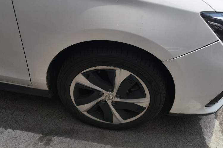 Used BAIC Beijing EU5 2018 R550 Smart Trend Edition Right Front Wheel Hub