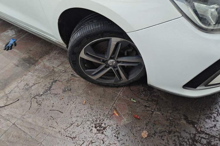 Used BAIC Beijing EU5 2018 R500 Smart Wind Edition Right Front Wheel Hub
