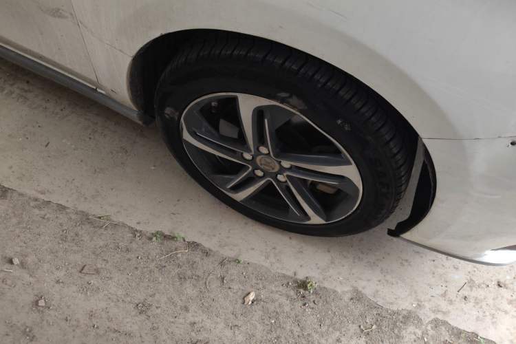 Used BAIC Beijing EU5 2018 R500 Smart Wind Edition Right Front Wheel Hub