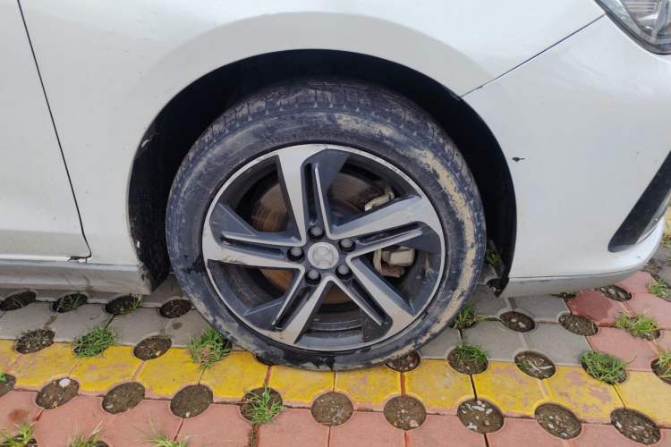 Used BAIC Beijing EU5 2018 R500 Smart Edition Right Front Wheel Hub