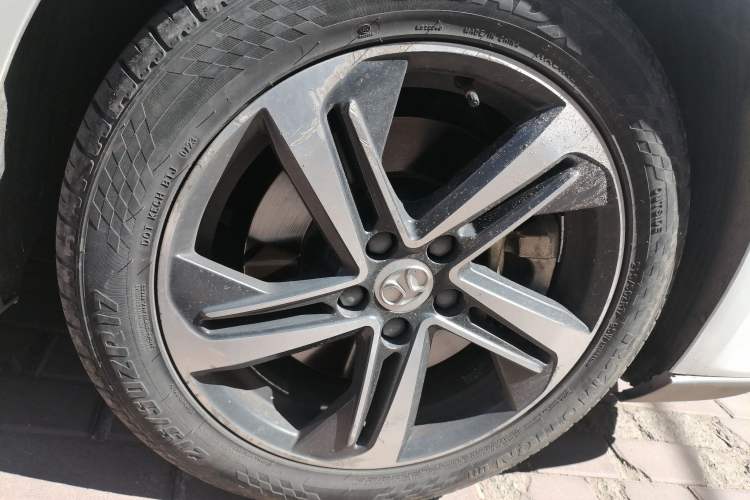 Used BAIC Beijing EU5 2018 R500 Smart Edition Right Front Wheel Hub