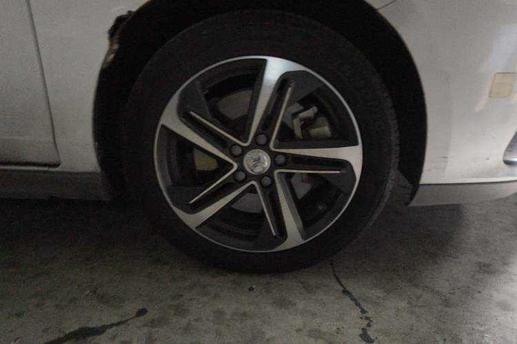 Used BAIC Beijing EU5 2018 R500 Smart Wind Edition Right Front Wheel Hub