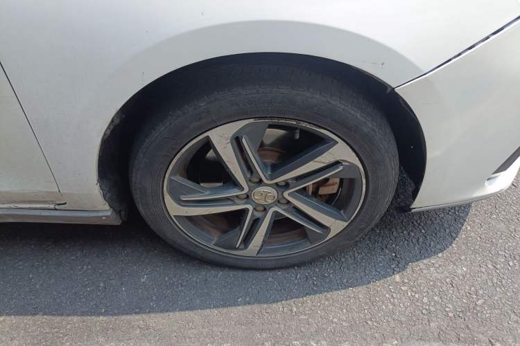 Used BAIC Beijing EU5 2018 R500 Smart Wind Edition Right Front Wheel Hub
