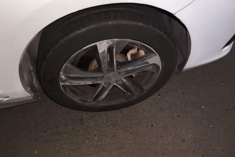 Used BAIC Beijing EU5 2018 R500 Smart Wind Edition Right Front Wheel Hub