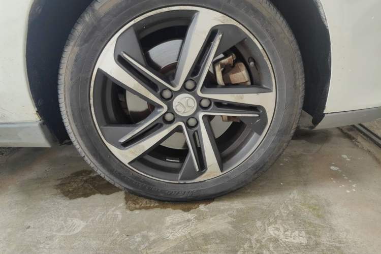 Used BAIC Beijing EU5 2018 R500 Smart Wind Edition Right Front Wheel Hub