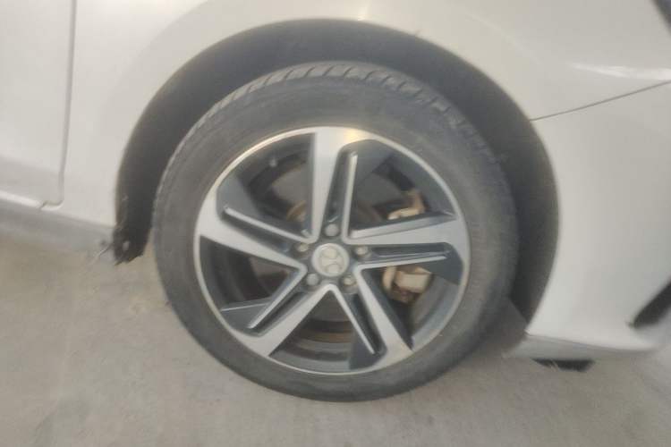 Used BAIC Beijing EU5 2018 R500 Smart Wind Edition Right Front Wheel Hub