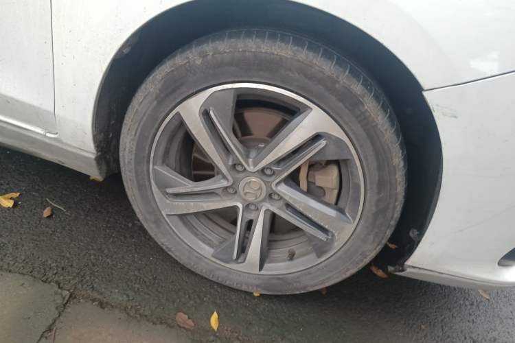 Used BAIC Beijing EU5 2018 R500 Smart Wind Edition Right Front Wheel Hub