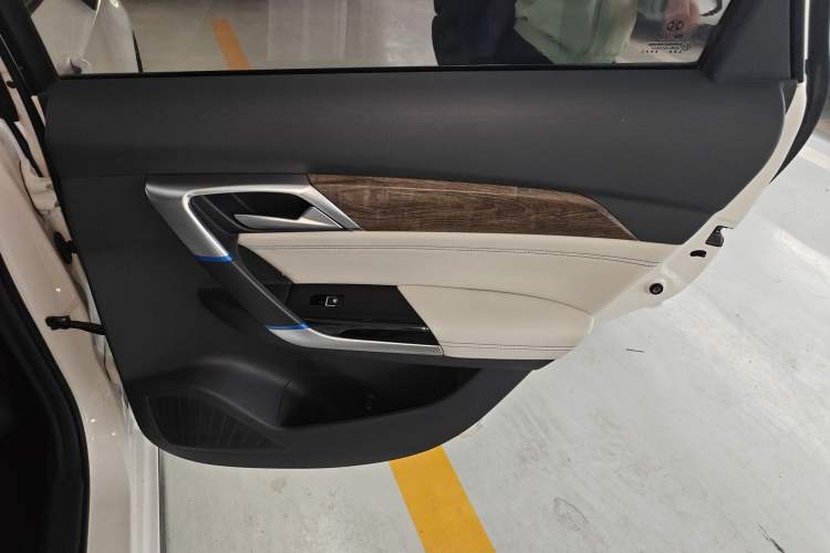 Used BAIC Beijing EU5 2018 R500 Smart Wind Edition Right Rear Door Interior