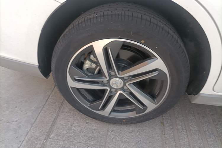 Used BAIC Beijing EU5 2018 R500 Smart Edition Right Rear Wheel Hub