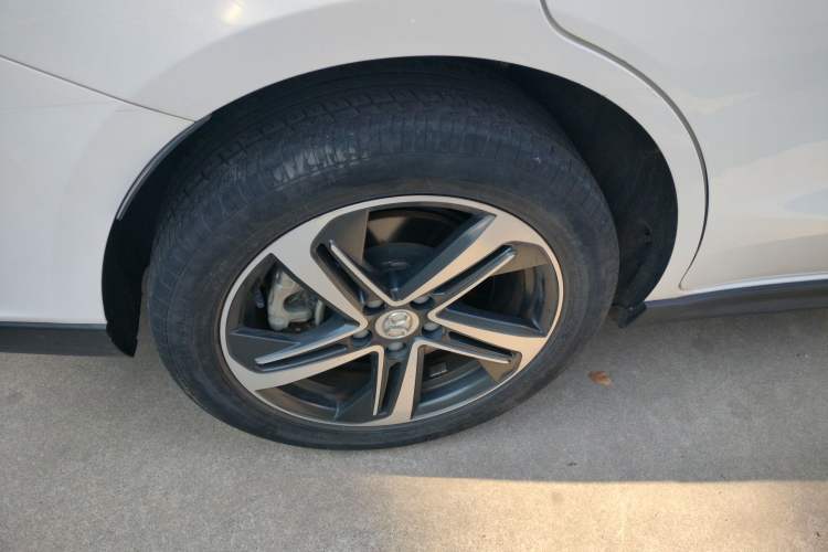 Used BAIC Beijing EU5 2018 R550 Smart Trend Edition Right Rear Wheel Hub