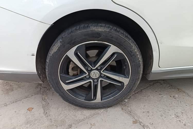 Used BAIC Beijing EU5 2018 R500 Smart Wind Edition Right Rear Wheel Hub