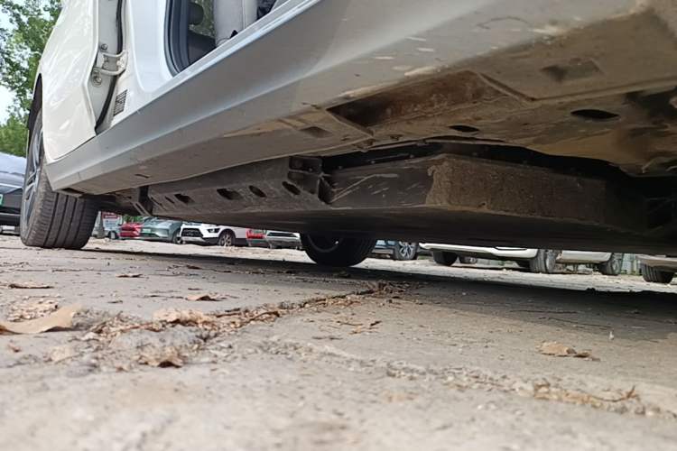 Used BAIC Beijing EU5 2018 R500 Smart Wind Edition Right Side Sill