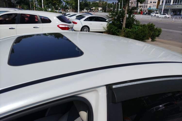 Used BAIC Beijing EU5 2018 R500 Smart Wind Edition Roof