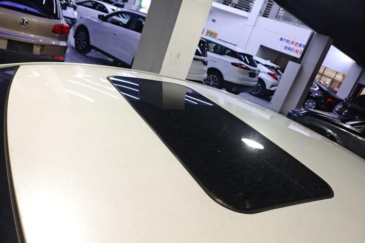 Used BAIC Beijing EU5 2018 R500 Smart Wind Edition Roof