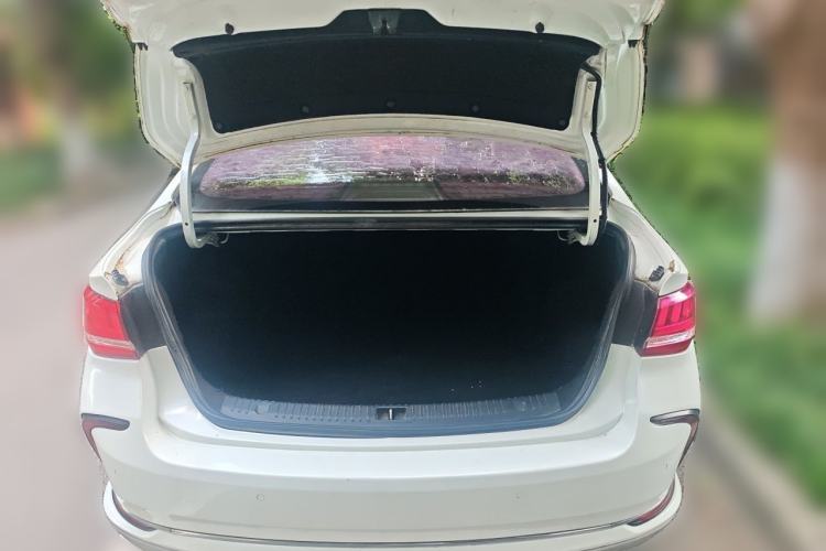 Used BAIC Beijing EU5 2018 R500 Smart Wind Edition Trunk